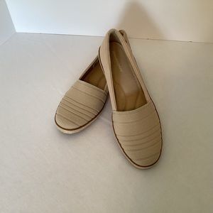 Quinn Ortholite Round Toe Wedge Pump
